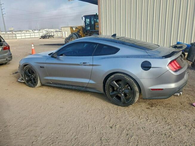 Ford Mustang / 5.0 460KM / Niski przebieg / Automat / Tarnów - zdjęcie 2