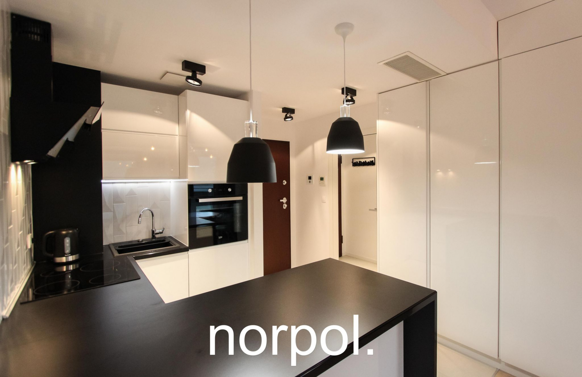 Nowoczesne studio z balkonem, BASEN I SIŁOWNIA W BUDYNKU Kraków - zdjęcie 5