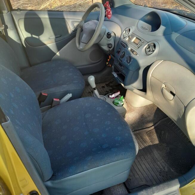 Toyota Yaris 2001, 5 drzwi, dobry stan oszczędna Piła - zdjęcie 8