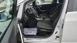 Opel Astra J 1,4 Turbo 140PS SPORT NAVI AUX Bluetooth Alu19 Zamość - zdjęcie 9