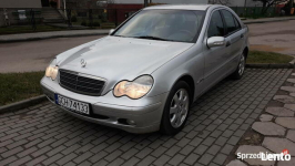 Mercedes- Benz Klasa C, mały przebieg ! Chojnice - zdjęcie 6