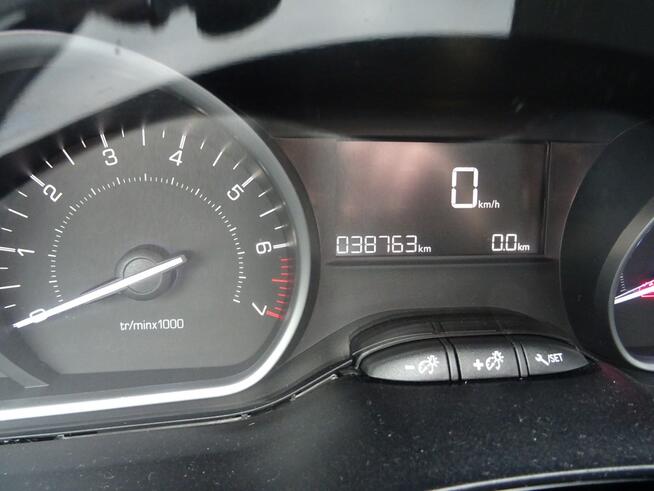 Peugeot 208 1.2 82KM Style, krajowy, niski udokumentowany przebieg. Łódź - zdjęcie 9