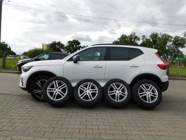Volvo XC 40 2.0B3 BEZWYPADKOWY Black Edition Model 2024r Żyrardów - zdjęcie 2