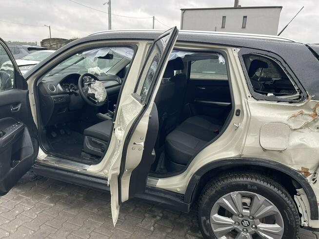Suzuki Vitara mHEV Kamera Podgrzewanie Aktywny tempomat 129KM Gliwice - zdjęcie 7