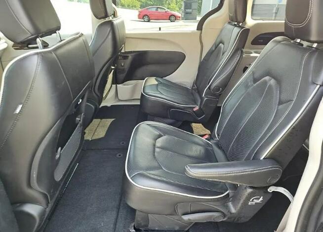 Chrysler Pacifica LIMITED / AWD / niski przebieg Cieszyn - zdjęcie 11