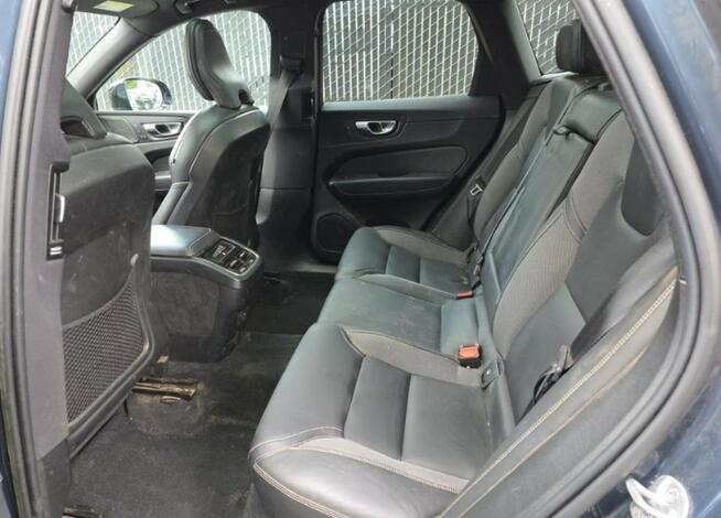 Volvo XC 60 R-DESIGN / AWD / B5 Cieszyn - zdjęcie 11