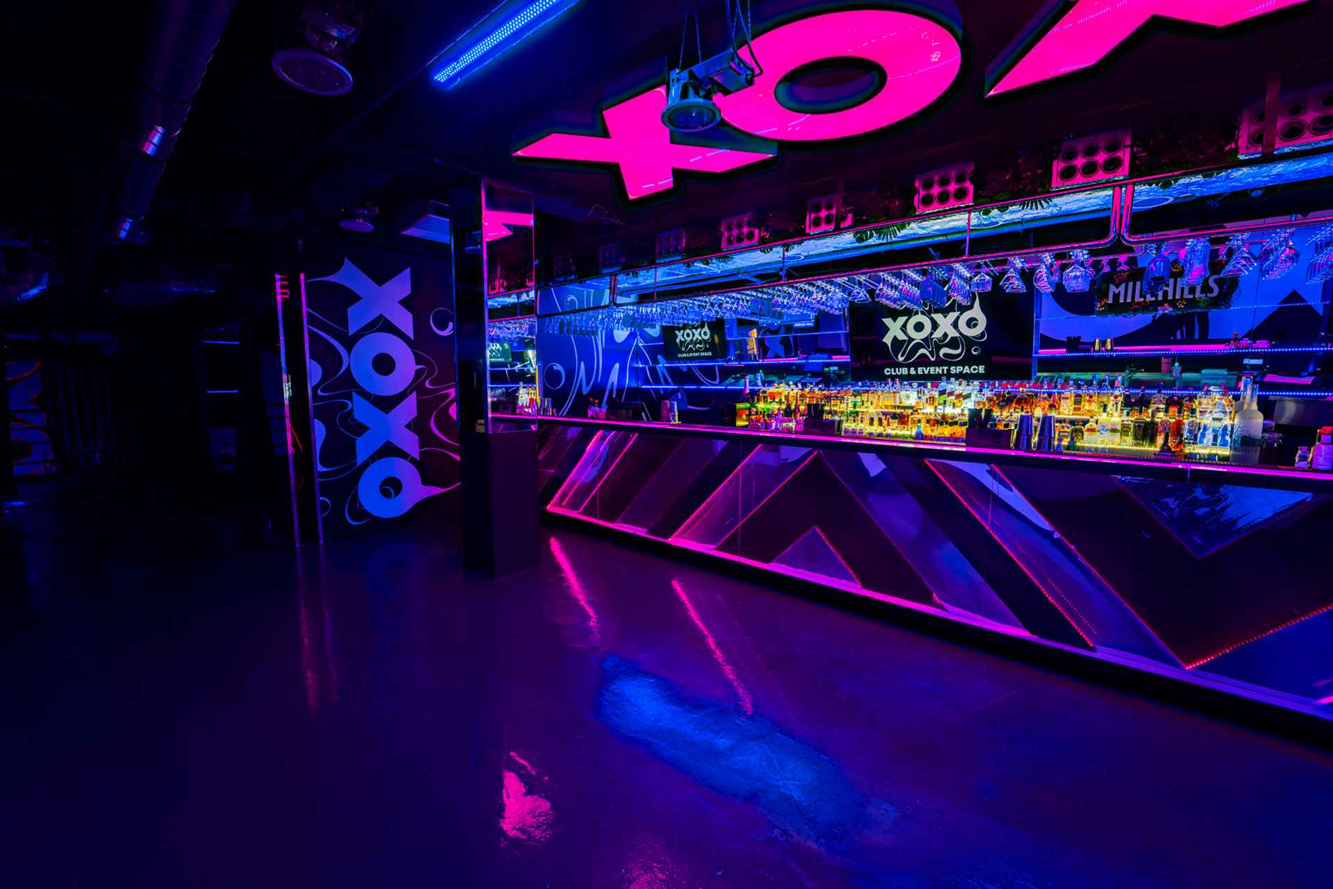 Sala na osiemnastkę - organizacja urodzin klub XOXO Party Śródmieście - zdjęcie 5