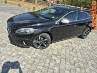 Volvo V40 2.0d 190km R-DESIGN navi full led chromy