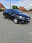 Ładny Opel Astra niski przebieg