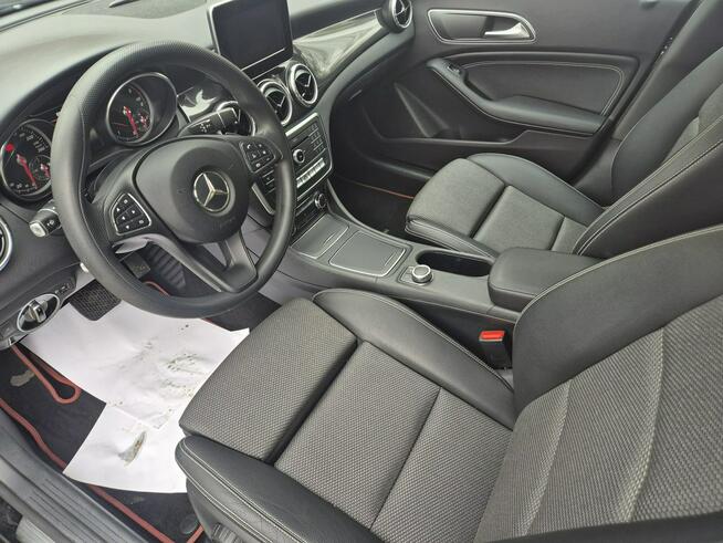 Mercedes CLA 180 Bezwypadkowy serwisowany Rok Gwarancji Kraków - zdjęcie 9