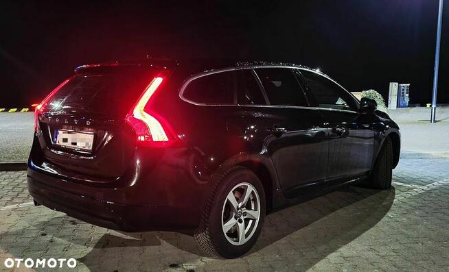 Volvo V60 D2 Momentum Szczecin - zdjęcie 8