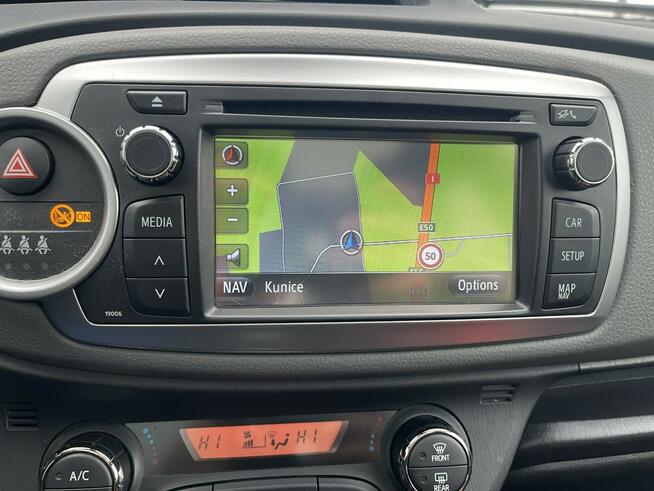 Toyota Yaris Klimatronic Kamera Skóra Panorama Gliwice - zdjęcie 9