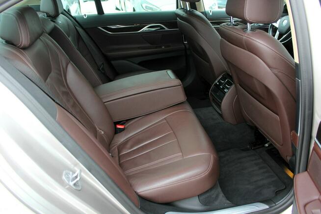 BMW 745 SalonPL FV23% 394KM Skóra Navi Kamera HUD SerwisASO Gwarancja Sokołów - zdjęcie 10