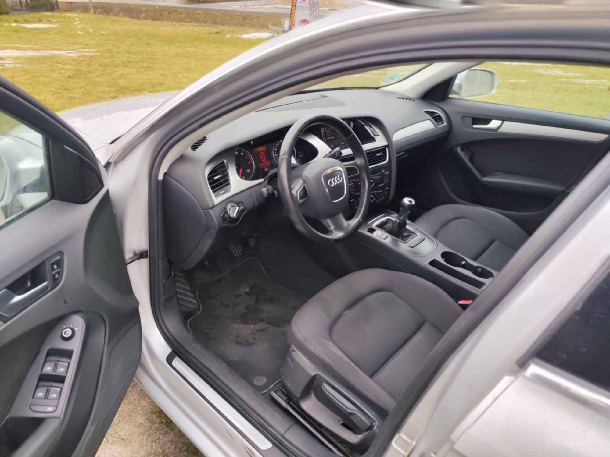 Audi A4 Avant ! Stan Bardzo dobry ! Turek - zdjęcie 4