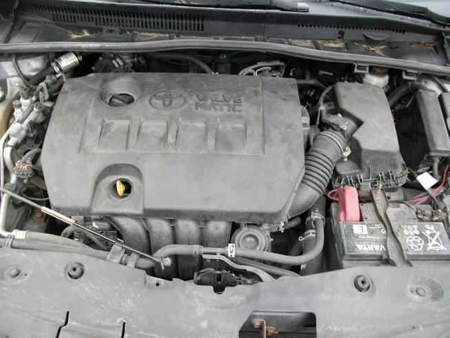 Toyota Avensis Z gazem/ II Właściciel /Hak / 1.8 benzyna /108 KW Katowice - zdjęcie 9