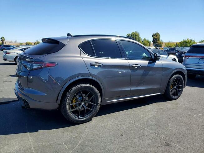 Alfa Romeo Stelvio Wersja Ti / AWD / niski przebieg Białystok - zdjęcie 4