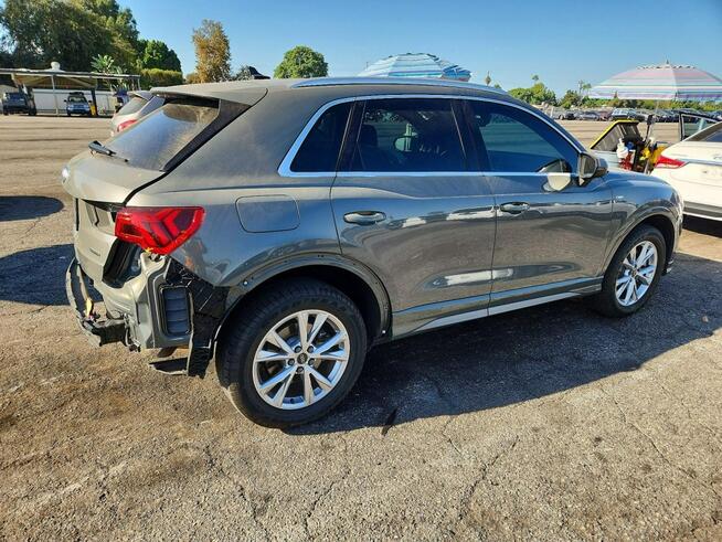 Audi Q3 Bogata wersja wyposażenia / S-Line / niski przebieg Cieszyn - zdjęcie 4