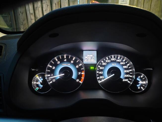 Subaru Legacy 2010 Lwówek Śląski - zdjęcie 2