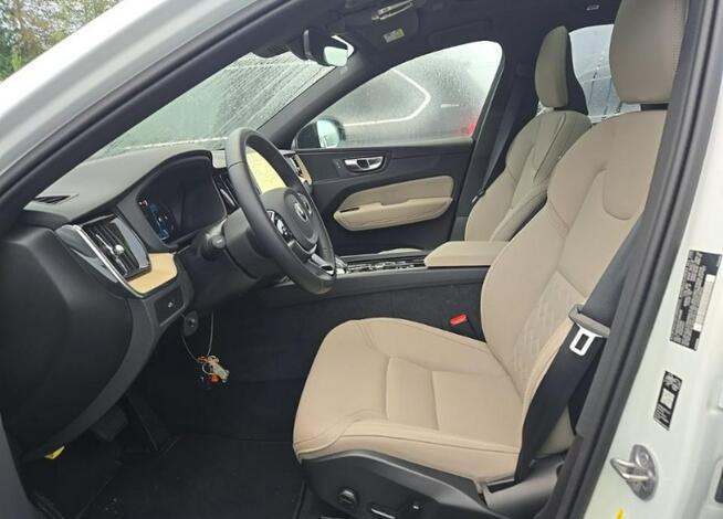 Volvo XC 60 Bogata wersja wyposażenia / AWD / B5 Wrocław - zdjęcie 7