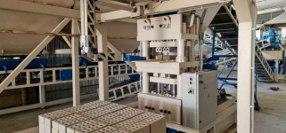 Automatyczny manipulator do układania produktów, robot układacz worków