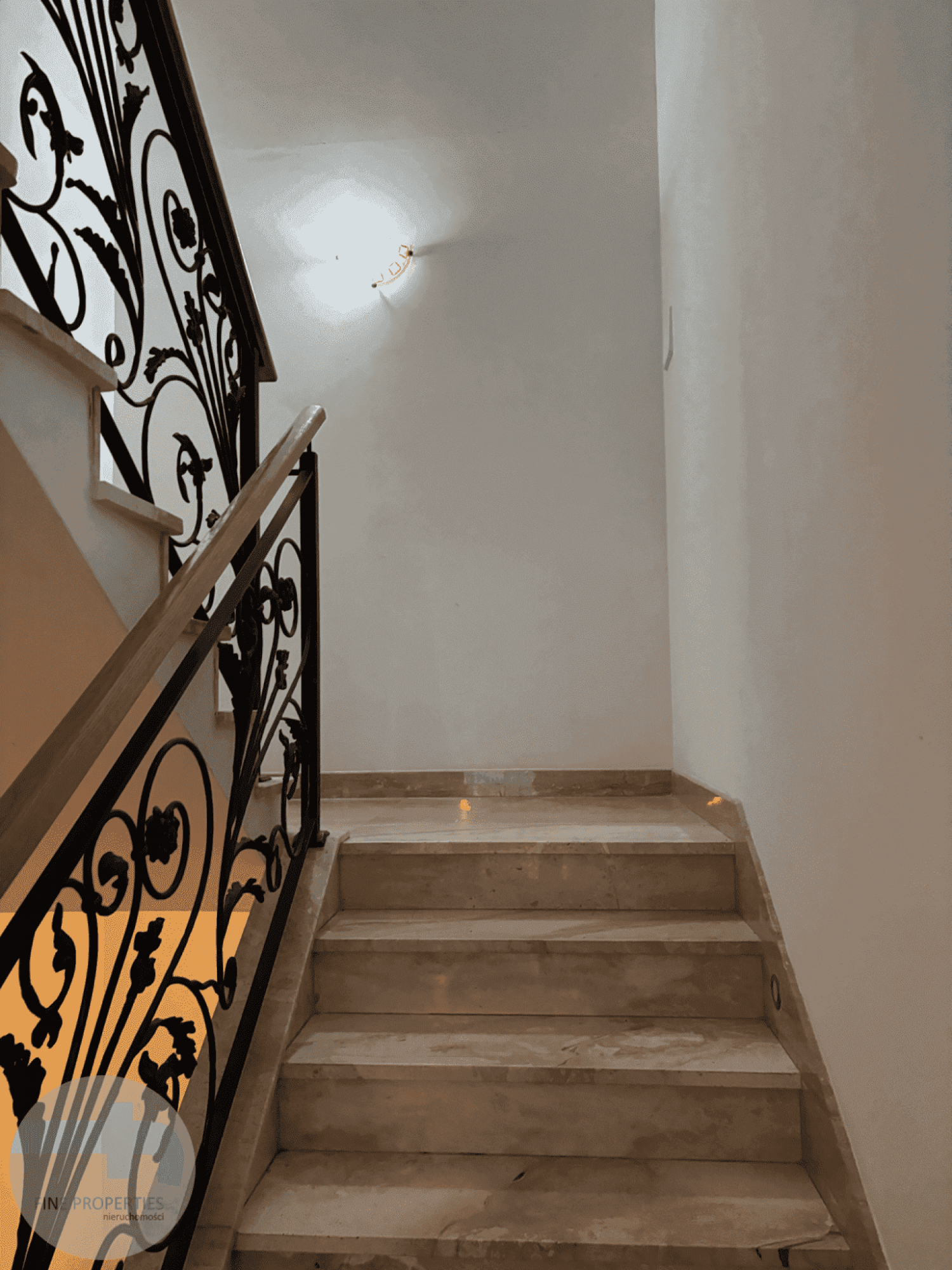 Przestronny dom na wynajem -nawet 7 odrębnych pokoi, Stanisławów Drugi Legionowo - zdjęcie 11