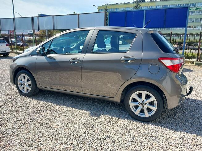 Toyota Yaris 1500 benz. SALON PL.  Kamera Tempomat czujniki Warszawa - zdjęcie 2