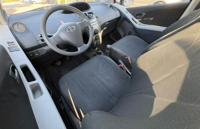 Toyota Yaris 1.0 VVT-i | Stan BDB | Klimatyzacja | Pyzdry - zdjęcie 7