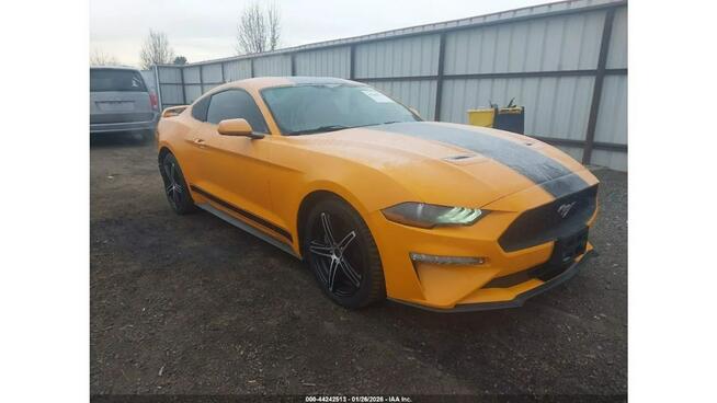 Ford Mustang / automat / niski przebieg / Tarnów - zdjęcie 1