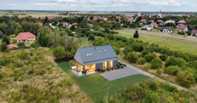 Piekny dom wolnostojący w cichej i zielonej okolicy