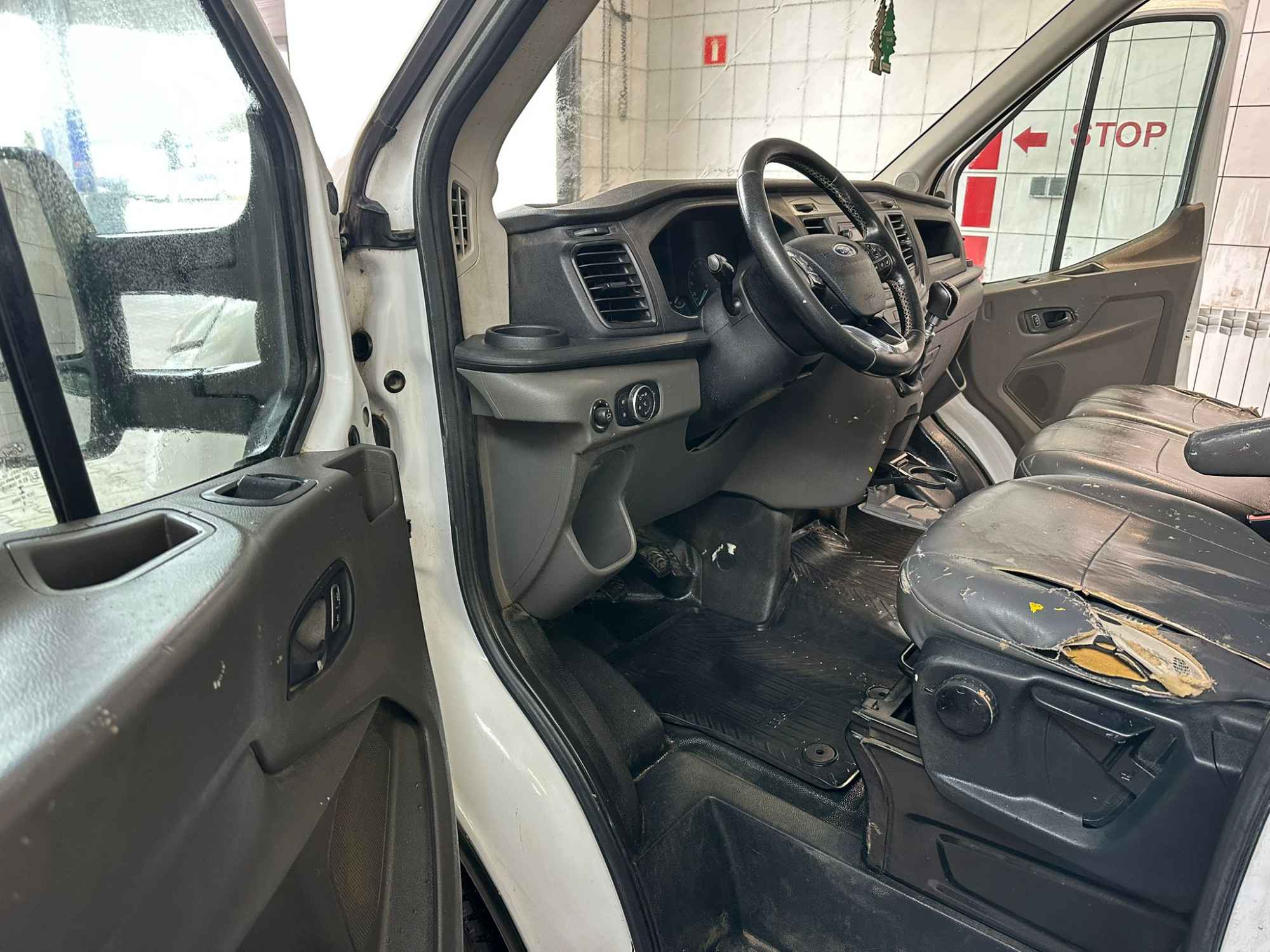 Sprzedam samochód Ford Transit z wywrotką 2.0 diesel z 2019 roku Nowa Huta - zdjęcie 6