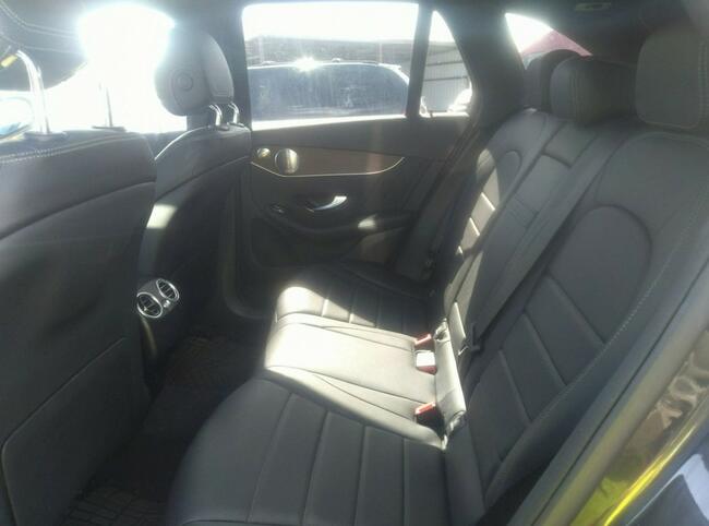 Mercedes GLC 300 2021, 2.0L, 4x4, porysowany Warszawa - zdjęcie 7
