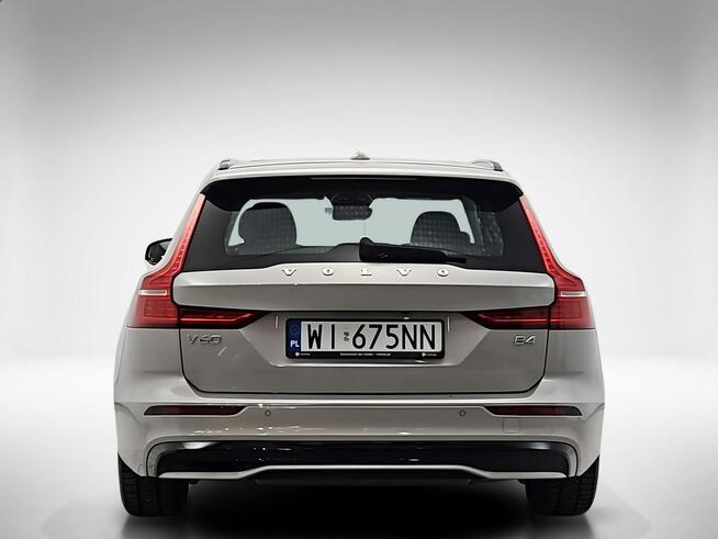 Volvo V60 2.0 B4 B Plus Dark ! Z Polskiego Salonu ! Faktura VAT ! Warszawa - zdjęcie 4