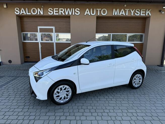 Toyota Aygo 1,0 72KM  Klima  Kamera  CarPlay Orzech - zdjęcie 1