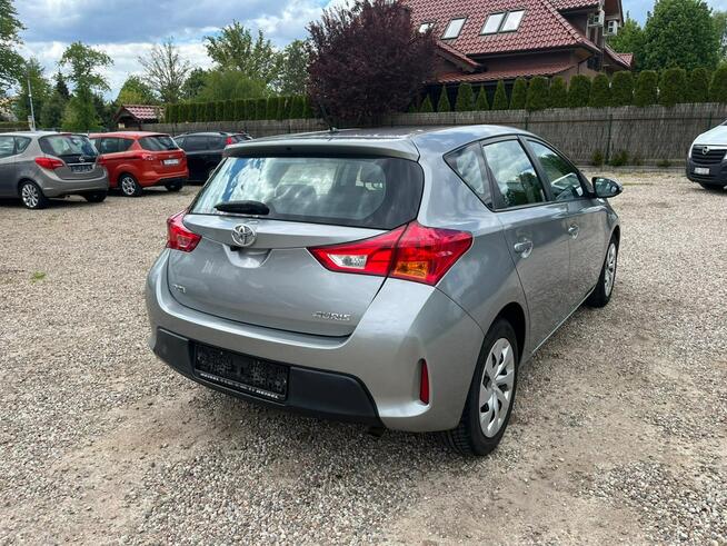 Toyota Auris 1,3 Benzyna 2014r 99KM Białogard - zdjęcie 6