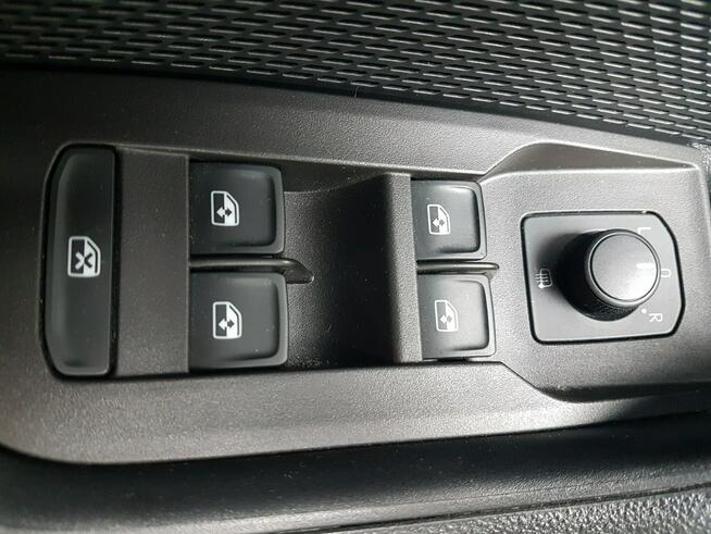 Škoda Octavia 2,0 TDI AMBITION KRAJOWY I-WŁAŚCICIEL SERWISOWANY Poręba - zdjęcie 9