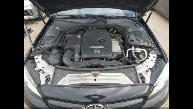 Mercedes C 300 4Matic / pakiet AMG / niski przebieg Chwaszczyno - zdjęcie 11
