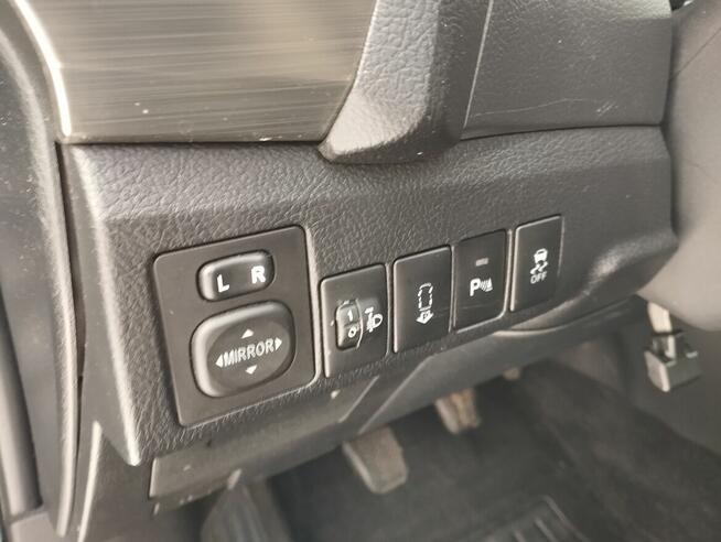 Toyota Auris 2.0 124kM Salon serwis Navi Warszawa - zdjęcie 11