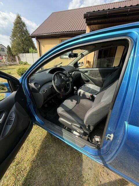 Syndyk sprzeda udział 1/2 w samochodzie Toyota Yaris, rok pr Łódź - zdjęcie 6
