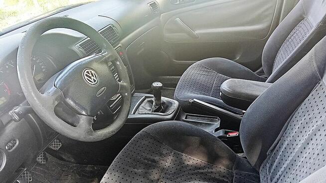 VW PASSAT  Sedan    benz 1.8 Pieszyce - zdjęcie 2