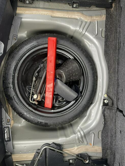 Toyota Yaris Automat Hybryda Klimatronik Kamera cofania Gliwice - zdjęcie 8