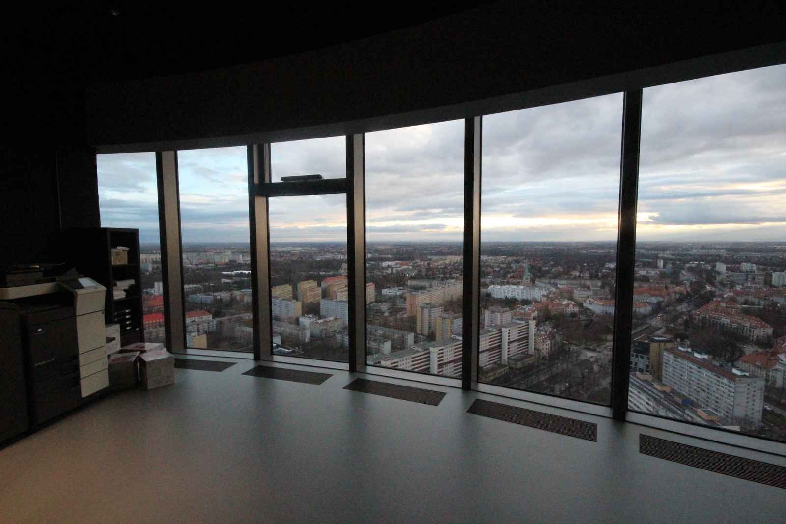 3pok, 106met, Sky Tower KOMÓRKA / GARAŻ / WINDA / 2013 (Wrocław) Krzyki - zdjęcie 8