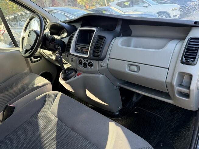 Opel Vivaro 2,0 115  osobowy  klima. Długi long Łodygowice - zdjęcie 5