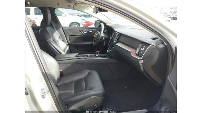 Volvo S60 / 2.0 250KM / Bogate wyposażenie / niski przebieg / Tarnów - zdjęcie 9