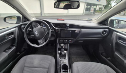 Toyota Corolla 1.6 Sedan 2018, pierwsza rejestracja 2019 Ursynów - zdjęcie 2