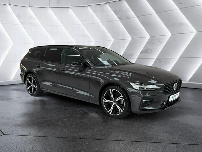 Volvo V60 B4(B) Ultra Dark *Gwarancja*FV23%* Tychy - zdjęcie 4