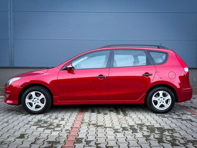 Hyundai i30 CW 1.4 16V 109KM Kombi I właściciel Niski przebieg Wrocław - zdjęcie 2