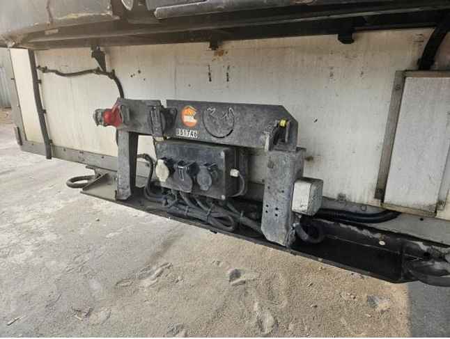 Syndyk sprzeda naczepę ciężarową Samro ST39 z 2009 r. Śródmieście - zdjęcie 4