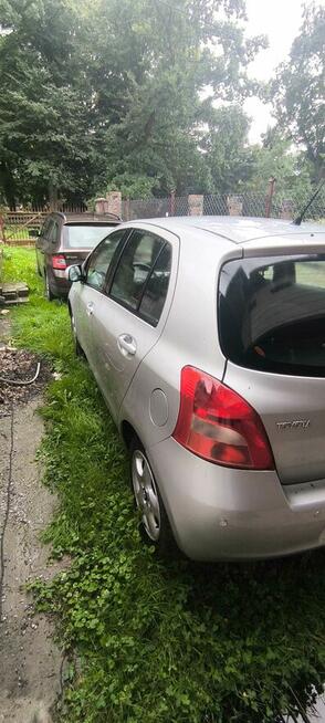 Toyota Yaris srebrny, 4/5 drzwi, hatchback Kmiecin - zdjęcie 8