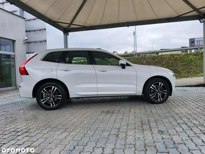 Volvo XC 60 D4 AWD Momentum Kraków - zdjęcie 8