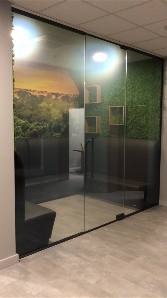 Ścianki szklane do biur – funkcjonalność i nowoczesna estetyka Szczecin - zdjęcie 1